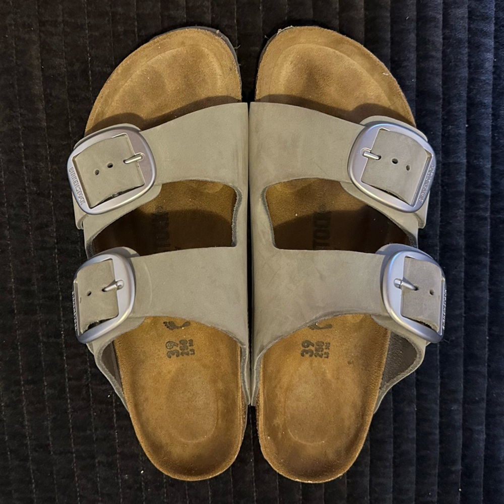Big Buckle Arizona Leather Birkenstocks—great used condition—size 39 (8/8.5)